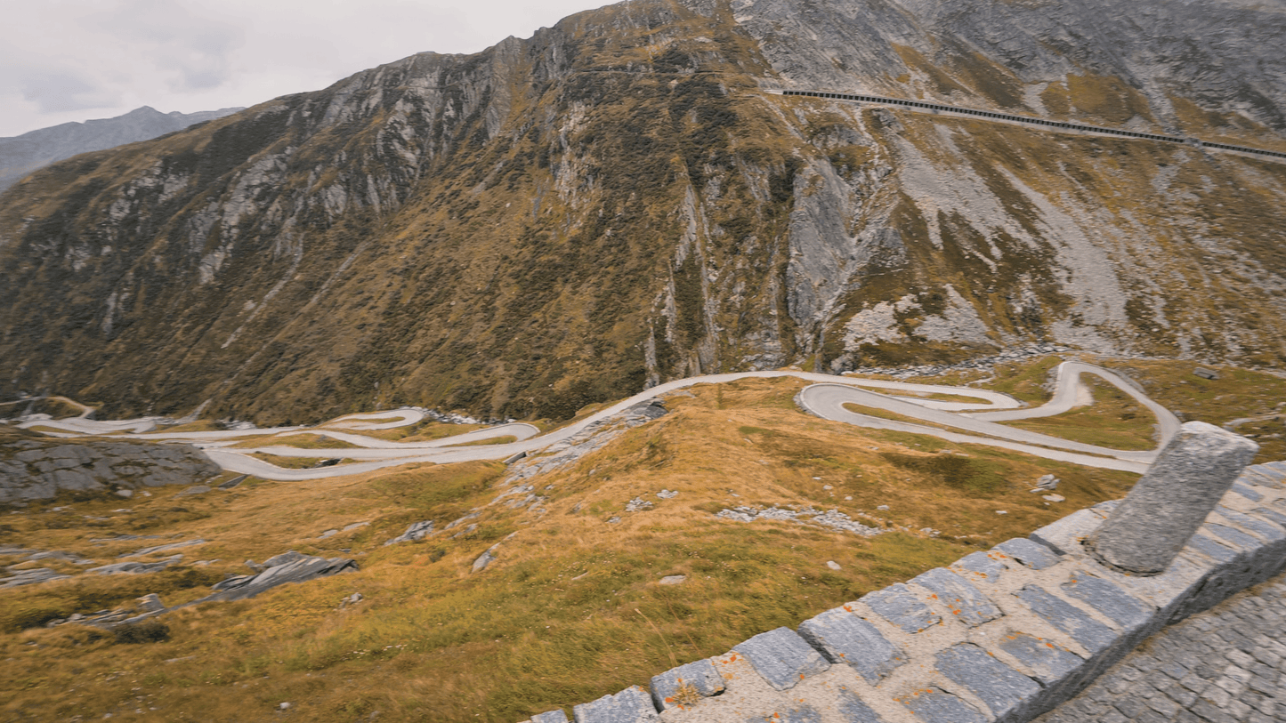 SCHWEIZ: 7 tägige Motorradtour als GPX-Datei Download inkl. Unterkunftsempfehlungen