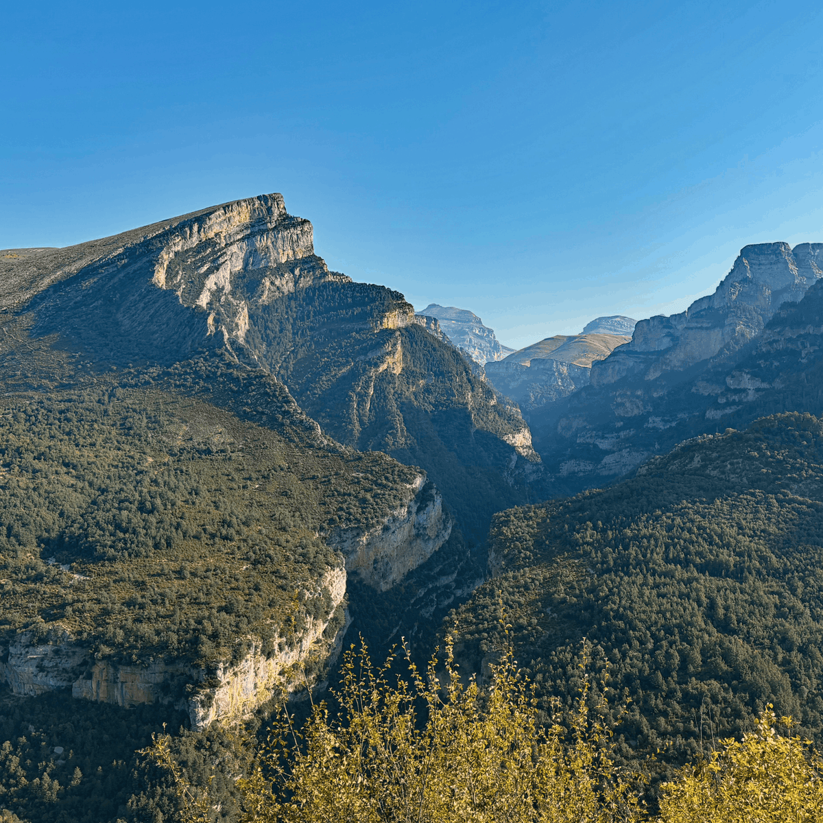 PYRENÄEN: 8 Tage Motorradtour als Guide inkl. GPX Download & Unterkunftsempfehlungen gpx download motorrad - motourvibes