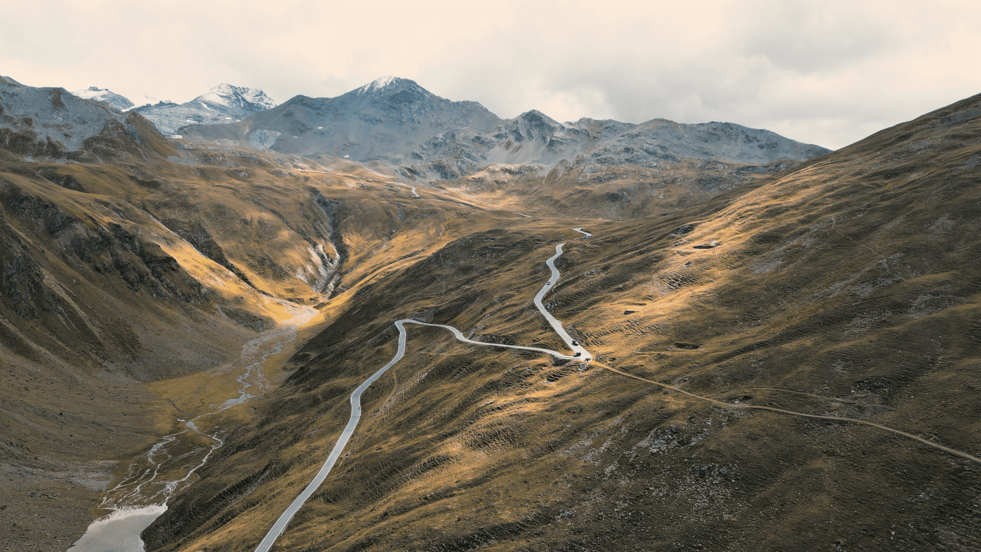 SCHWEIZ: 7 tägige Motorradtour als GPX - Datei Download inkl. Unterkunftsempfehlungen - motourvibes